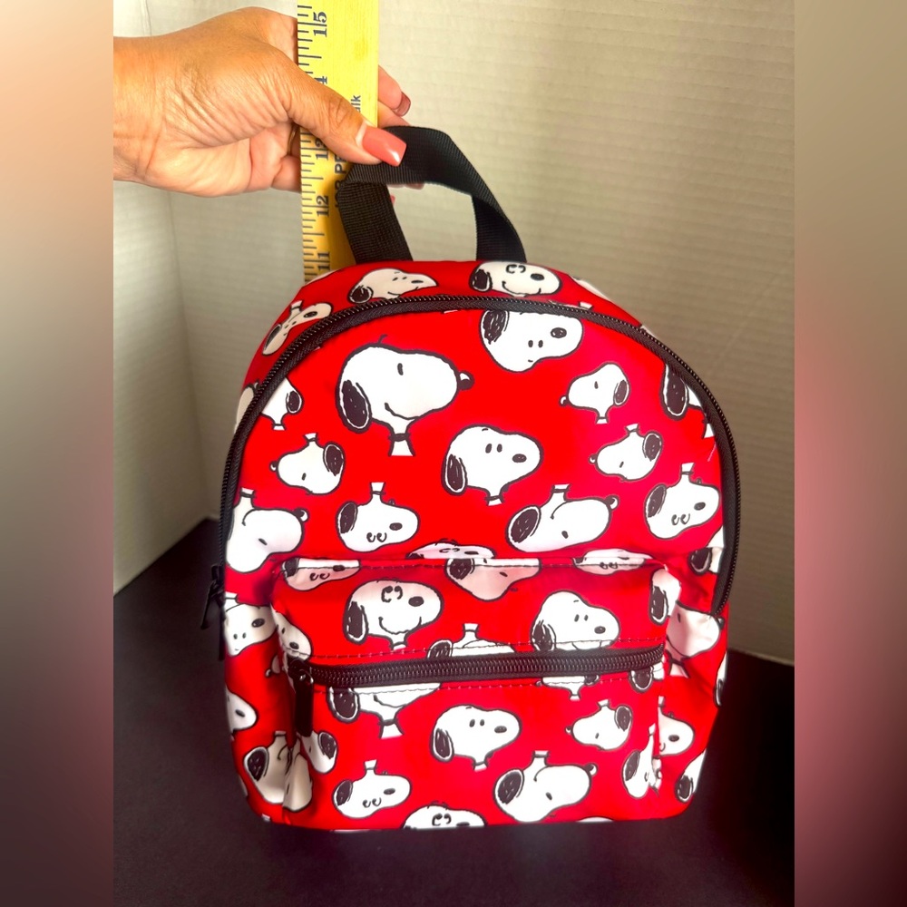 Peanuts snoopy red and white Backpack BNWT